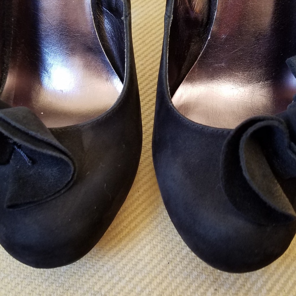 STEVE MADDEN Ruffled Black Suede Platform Heels - Picture 5 of 7
